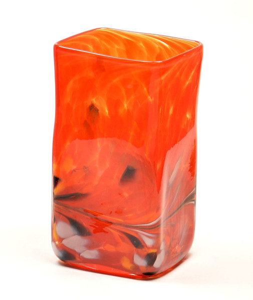 Kastenvase Granulat tomatenrot freigeformtes Lauschaer Glas, Maße ca. B10 x T8 x H18 cm