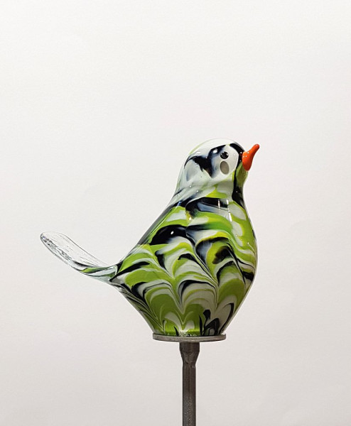 Gartenobjekt Vogel-Spatz  20cm weiß grün schwarz inkl. Eisenstab, Gesamthöhe ca. 1,40 m