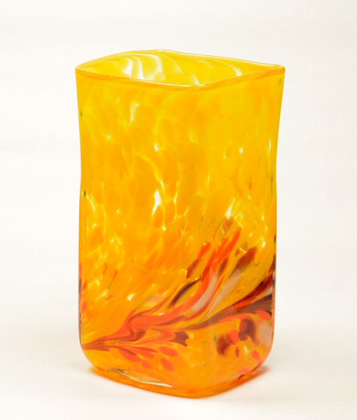 Kastenvase Granulat krongelb freigeformtes Lauschaer Glas, Maße ca. B10 x T8 x H18 cm