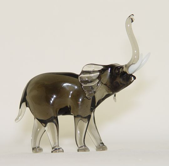 Elefant Höhe ca. 10 cm  Länge ca. 15 cm