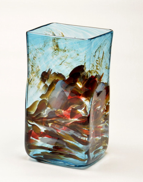 Kastenvase Granulat aqua freigeformtes Lauschaer Glas, Maße ca. B10 x T8 x H18 cm