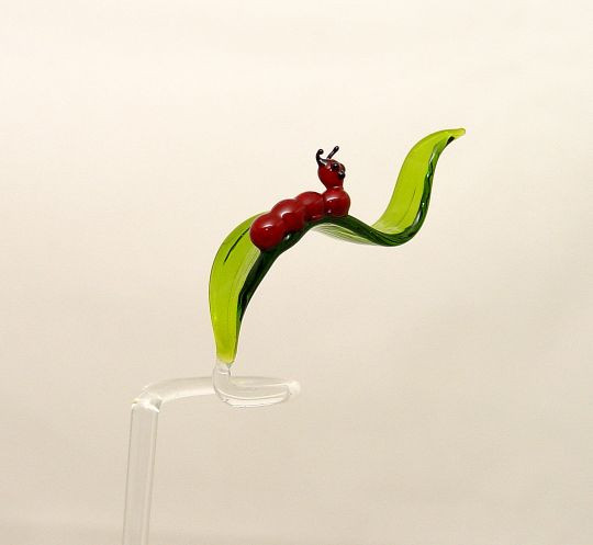 Blumenstab Orchideenstab Blatt mit  roter   Raupe Gesamtlänge mit Stab  45 cm