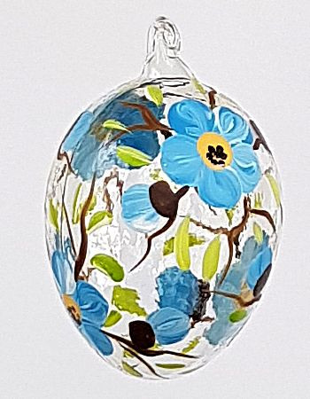 Osterei Blütenmotiv hellblau Höhe 6 cm  Breite 4 cm handbemalt