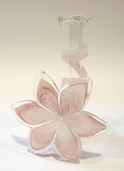 Blume mit Spirale rosa iris und Vase ohne Blumendekoration