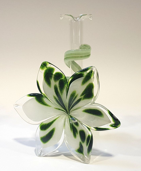 Blume mit Spirale weiß avventurin grün und Vase ohne Blumendekoration